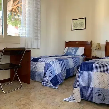 Beach House With Private Pool Villa *